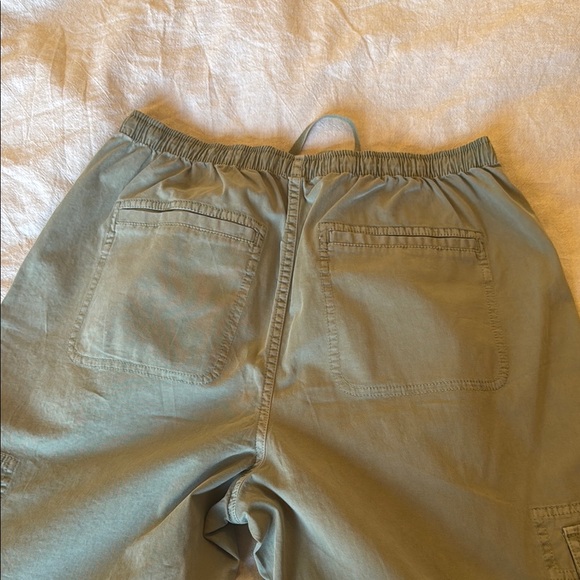 Women’s Green Cargo Pants A&F - Picture 3 of 4